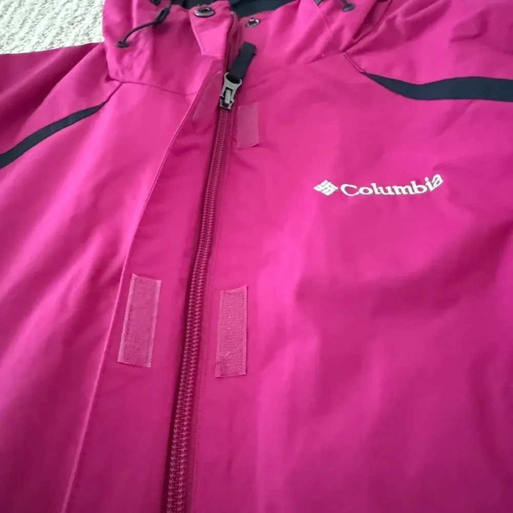 Columbia Woman's Pink Omni-shield Jacket